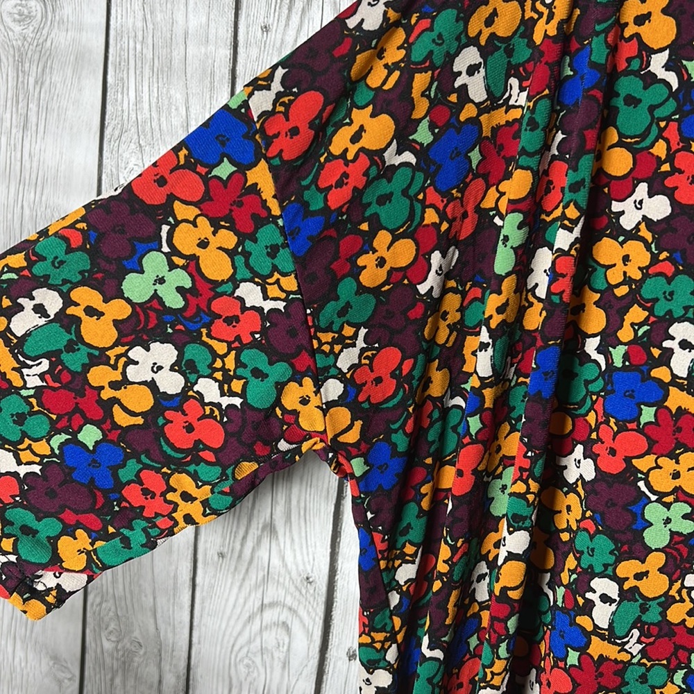 Lularoe floral high-low top size large - Picture 6 of 10